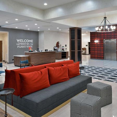 Hampton Inn & Suites Greensboro Downtown, Nc Bagian luar foto